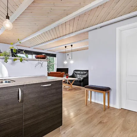 2 Bedroom Beautiful In *