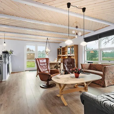 2 Bedroom Beautiful In *