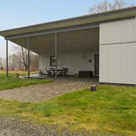 Casa de Férias 2 Bedroom Beautiful In Hovborg